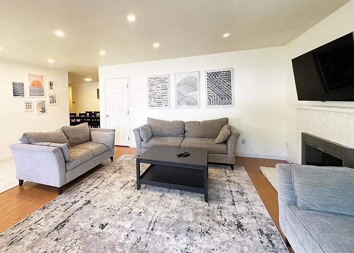 Large House And Yard Close To La Jolla, Ucsd, Utc Mall!