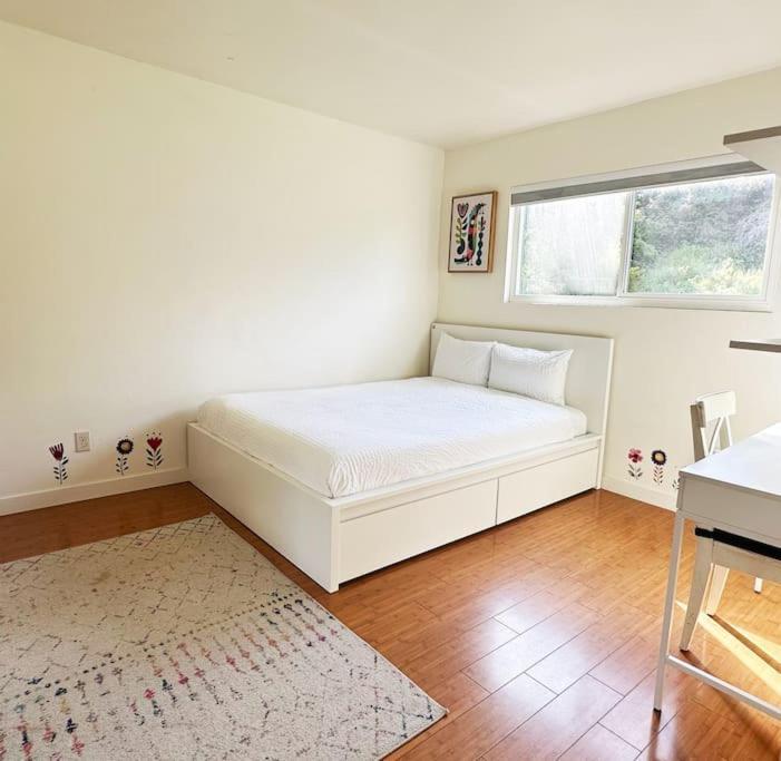 Large House And Yard Close To La Jolla, Ucsd, Utc Mall!