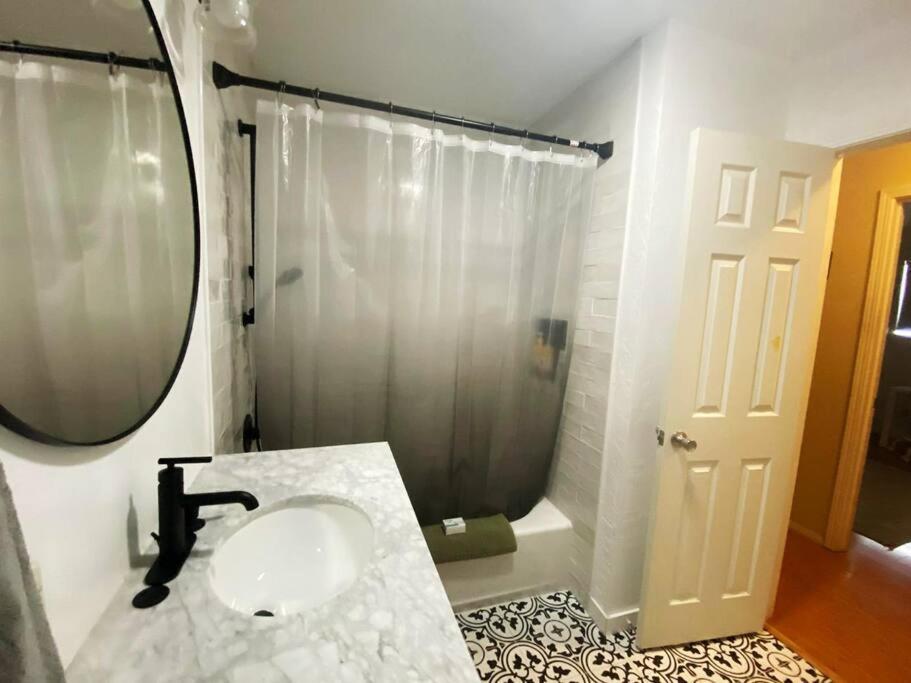 Large House And Yard Close To La Jolla, Ucsd, Utc Mall! *