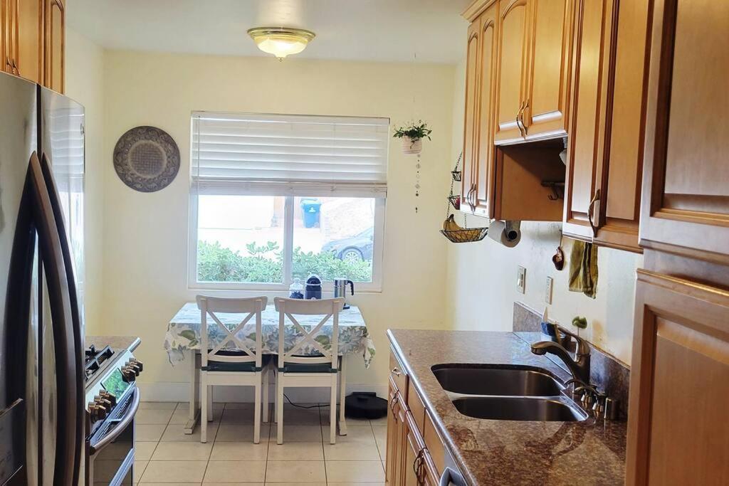 Large House And Yard Close To La Jolla, Ucsd, Utc Mall! Holiday home *